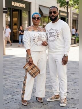 Burberrys Nova Check Plaid Tan Pouch UNISEX COA